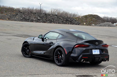 Toyota Supra, trois quarts arrière